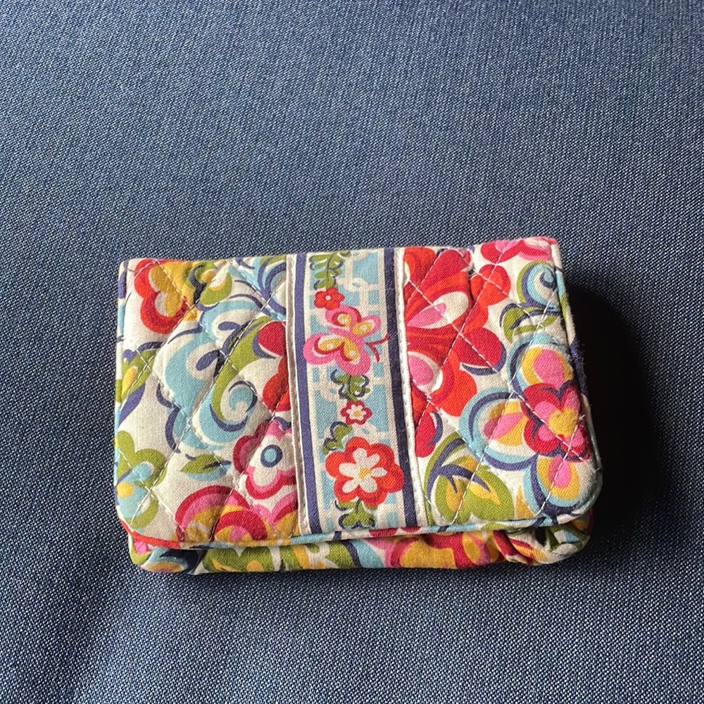 Vera Bradley EUC wallet with coin purse, zipper pocket, ID holder and key chain